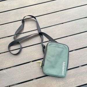 Lululemon Easy Access Crossbody